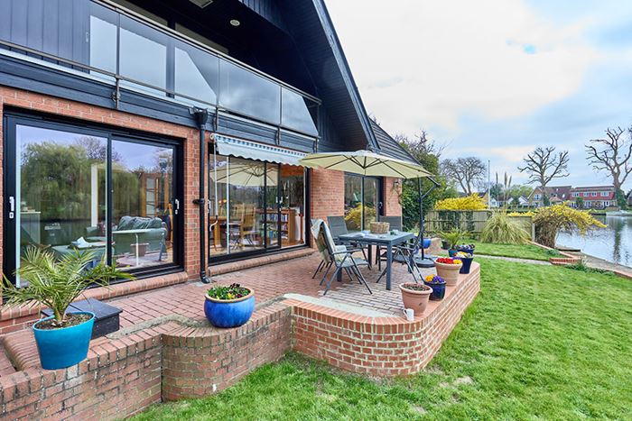 Black aluminium patio doors